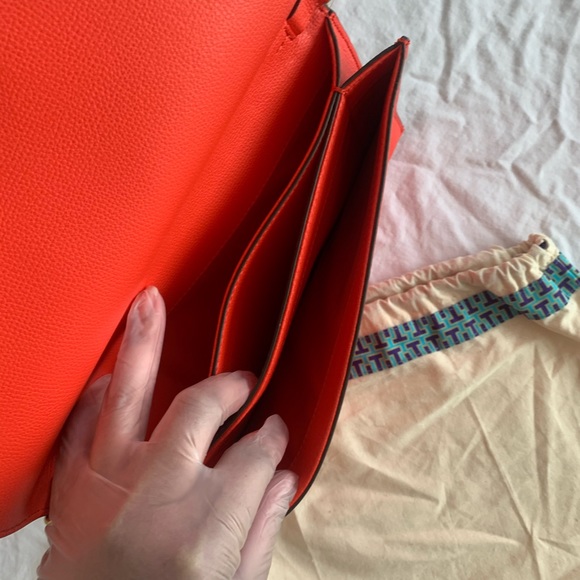 Tory Burch Poppy Red “Vintage Like” Kira Clutch w/ Strap, NWT!!! - Picture 4 of 12